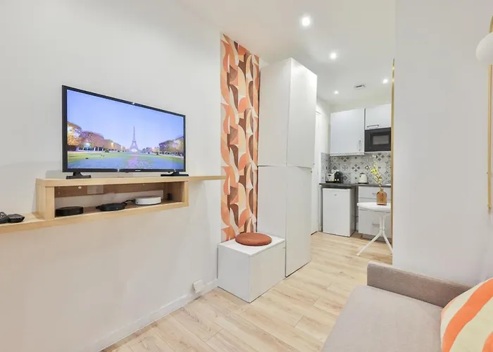 Apartment Charming - 2p - Eiffel Tower *